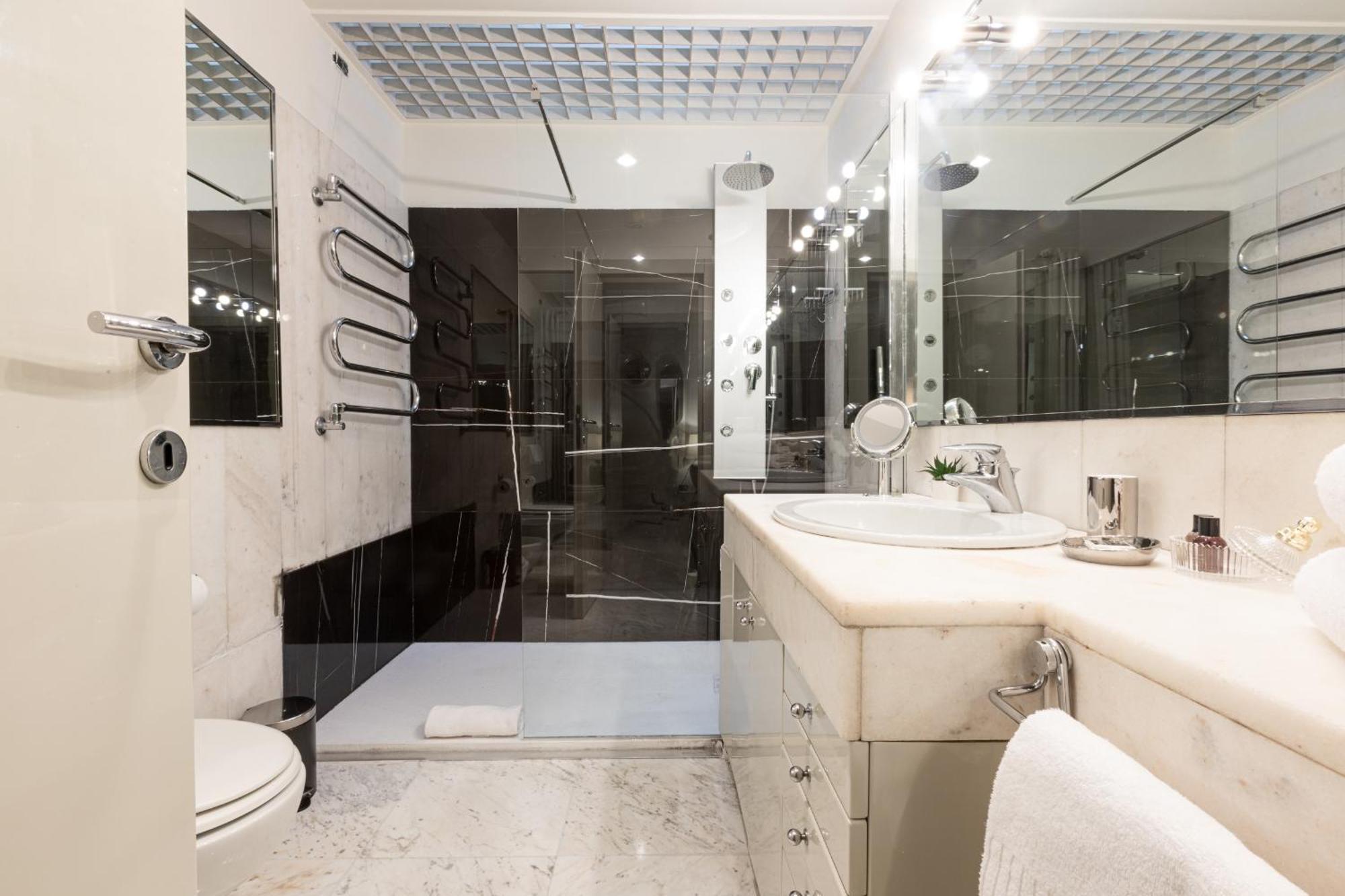 Monte Napoleone Split-Level Terrace Apartment - Top Collection Milano Esterno foto